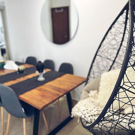 Minimal 3Br Apartment In Aten Exteriör bild