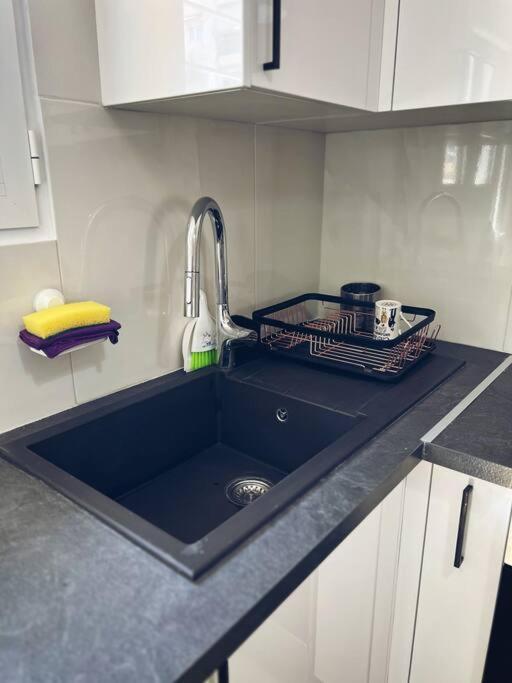 Minimal 3Br Apartment In Aten Exteriör bild