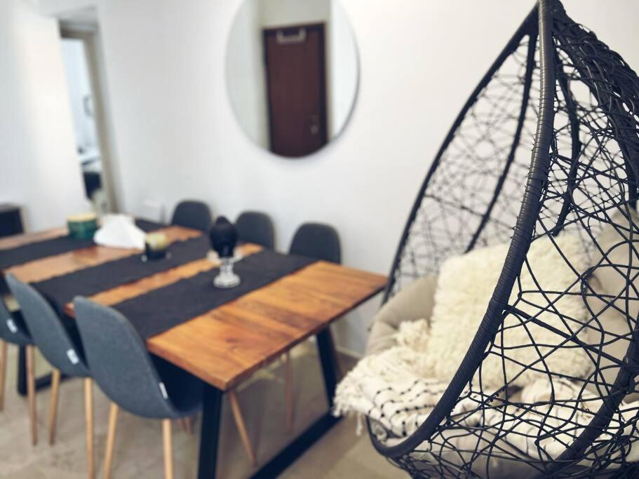 Minimal 3Br Apartment In Aten Exteriör bild